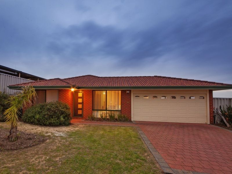8 Hueston Lookout, Leda WA 6170