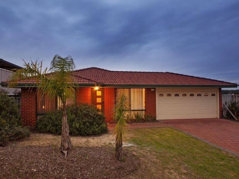 8 Hueston Lookout, Leda WA 6170