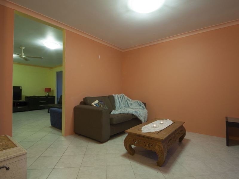 8 Hueston Lookout, Leda WA 6170