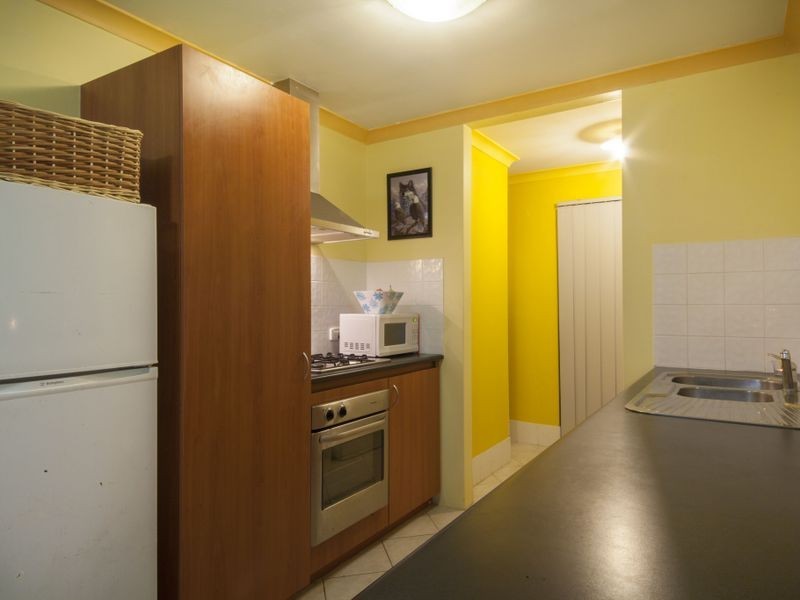 8 Hueston Lookout, Leda WA 6170