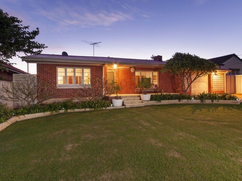 9 Walgreen Crescent, Calista WA 6167