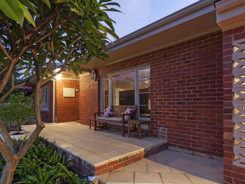 9 Walgreen Crescent, Calista WA 6167