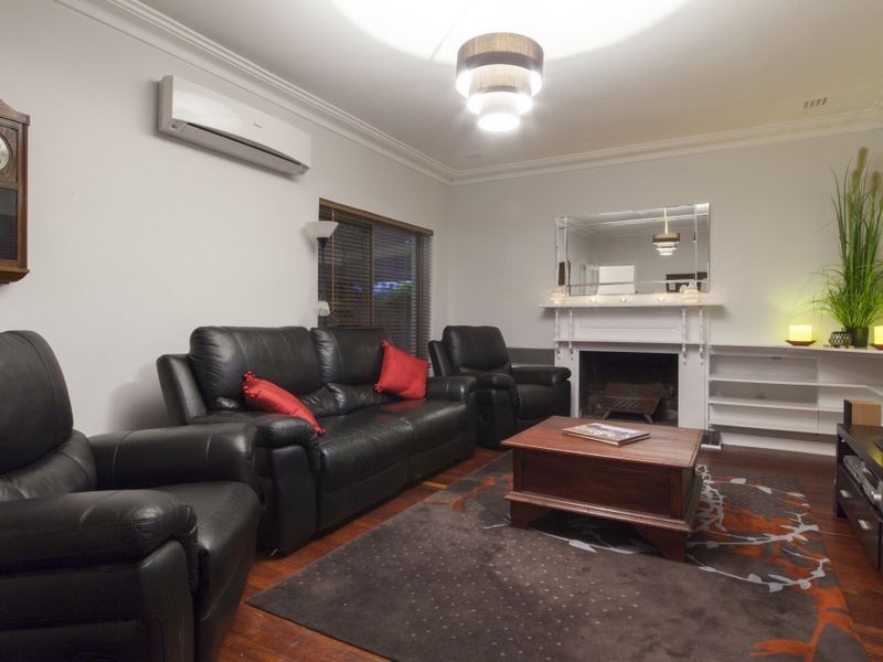 9 Walgreen Crescent, Calista WA 6167