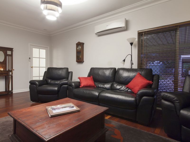 9 Walgreen Crescent, Calista WA 6167