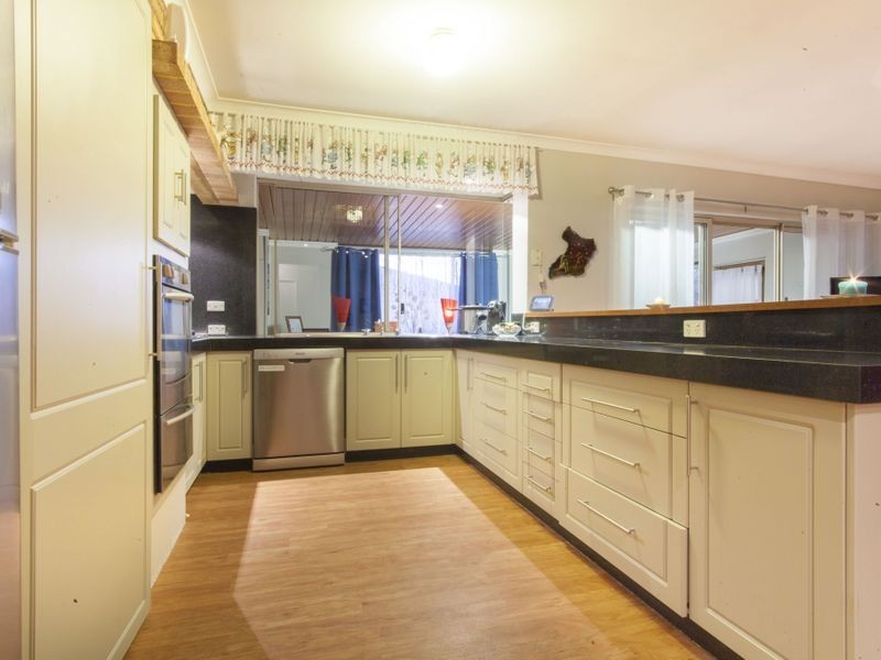 11 Mends Way, Waikiki WA 6169