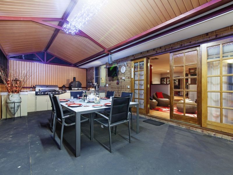 11 Mends Way, Waikiki WA 6169