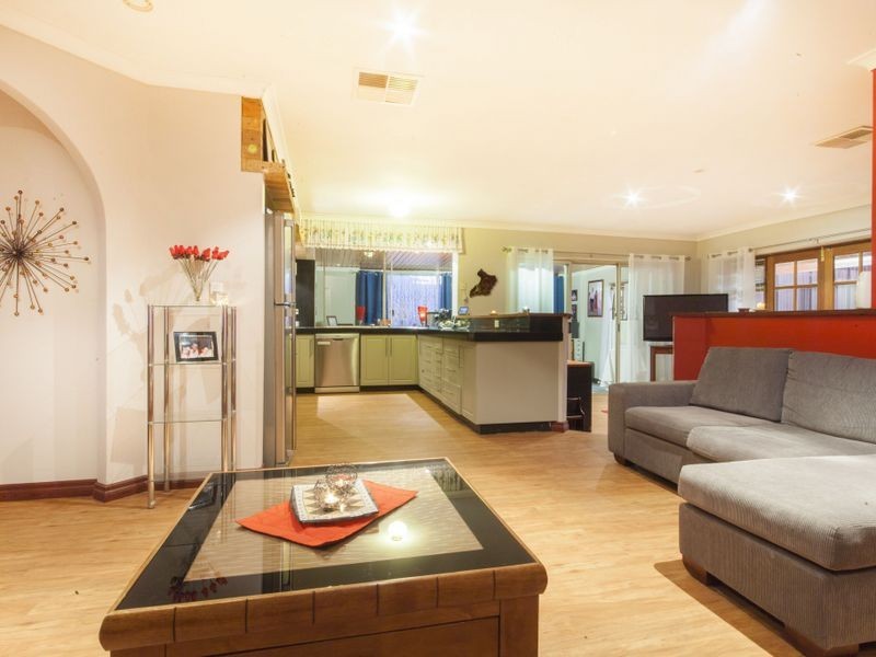 11 Mends Way, Waikiki WA 6169