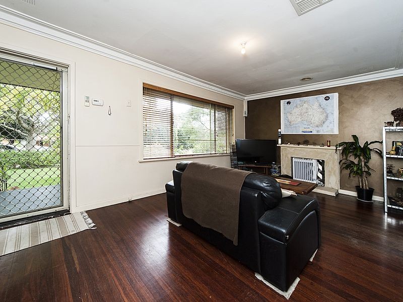 43 Medina Avenue, Medina WA 6167