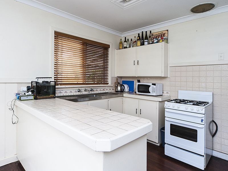 43 Medina Avenue, Medina WA 6167