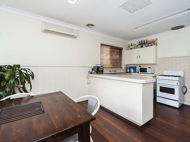 43 Medina Avenue, Medina WA 6167