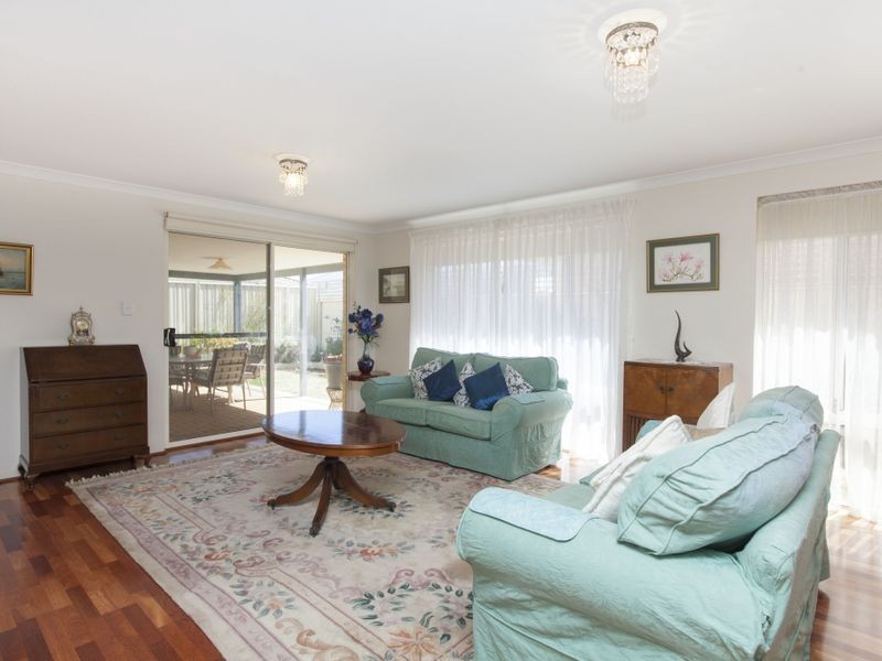 42 Maydwell Way, Calista WA 6167