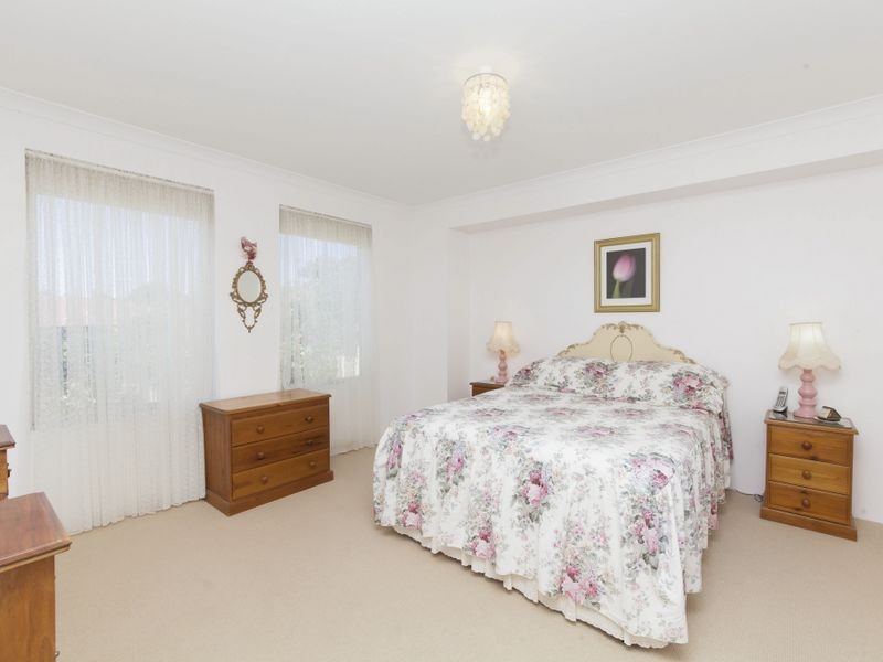 42 Maydwell Way, Calista WA 6167