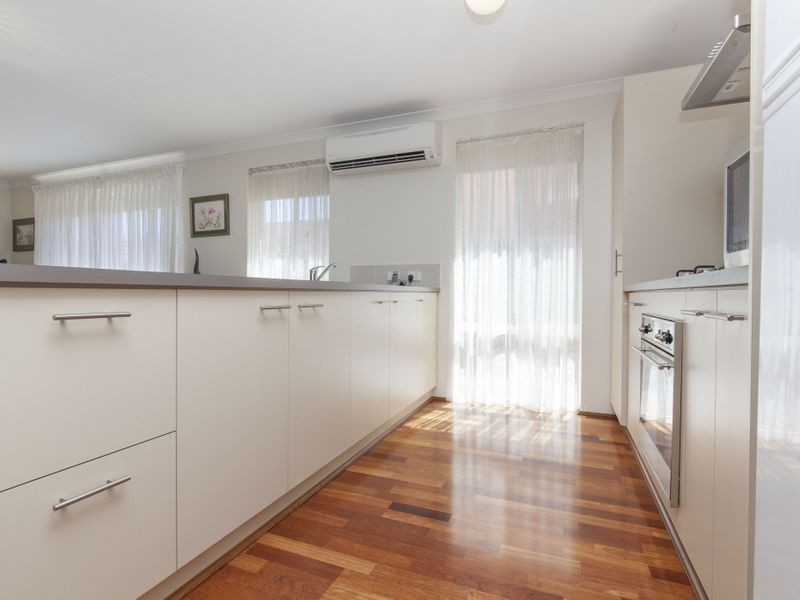 42 Maydwell Way, Calista WA 6167