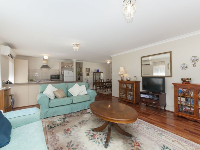 42 Maydwell Way, Calista WA 6167