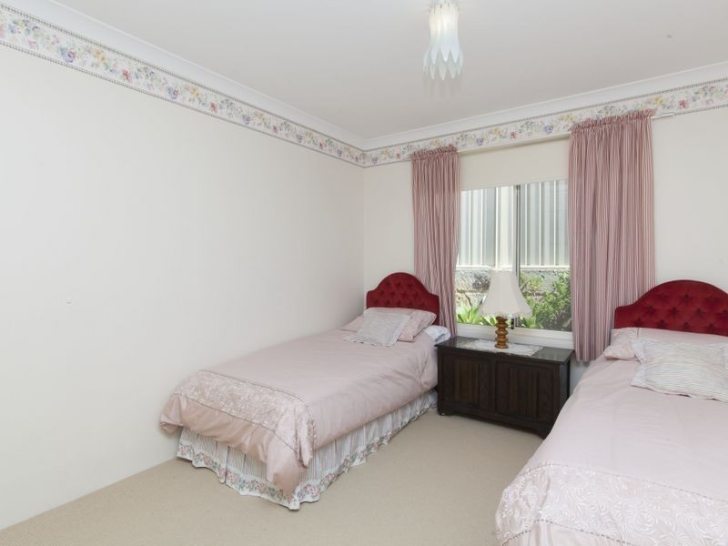 42 Maydwell Way, Calista WA 6167