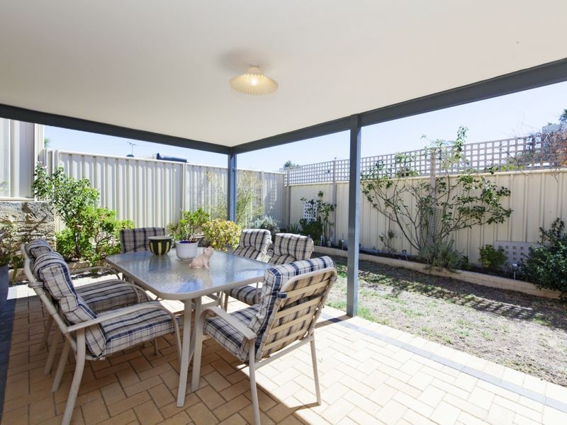 42 Maydwell Way, Calista WA 6167