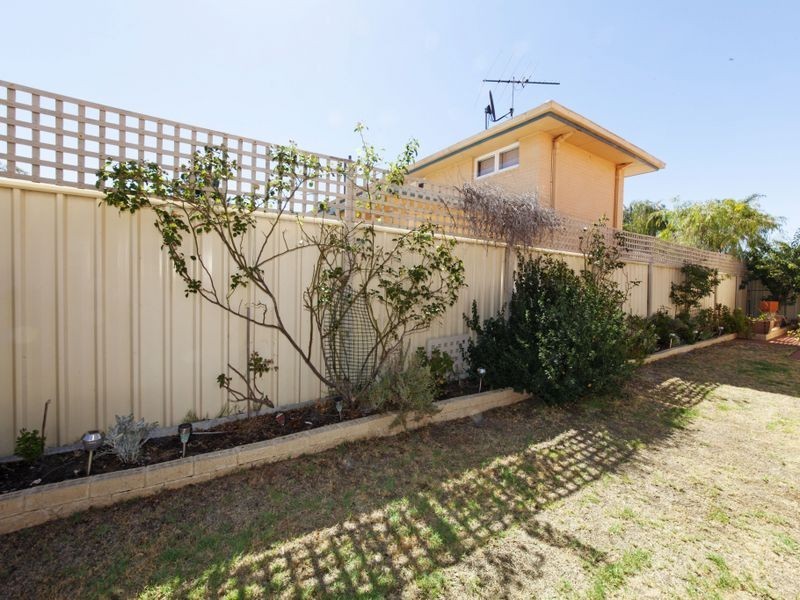 42 Maydwell Way, Calista WA 6167