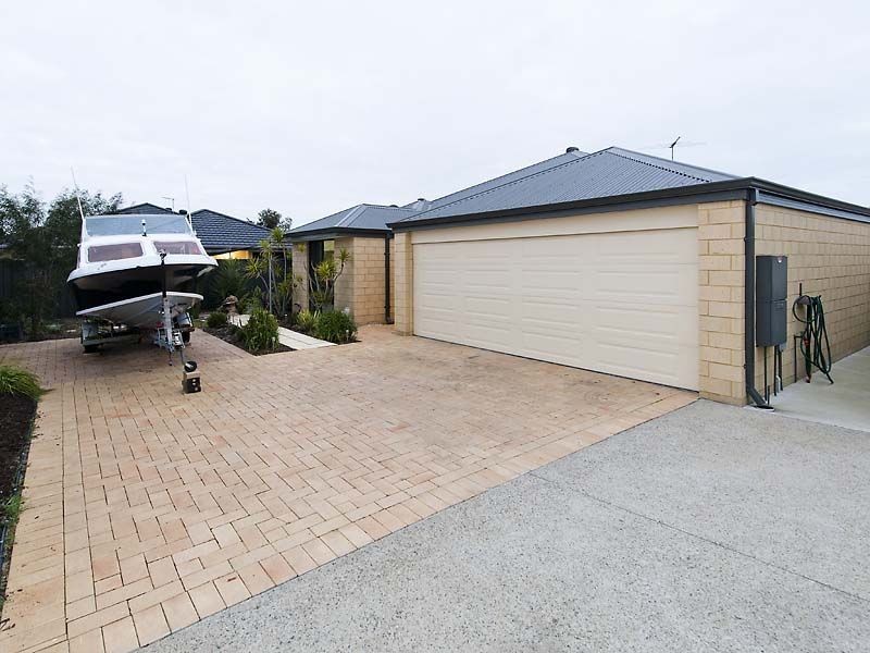 15 Jewel Gardens, Hammond Park WA 6164