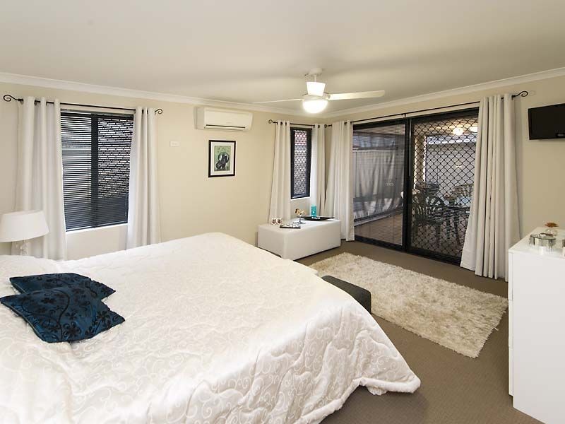 15 Jewel Gardens, Hammond Park WA 6164