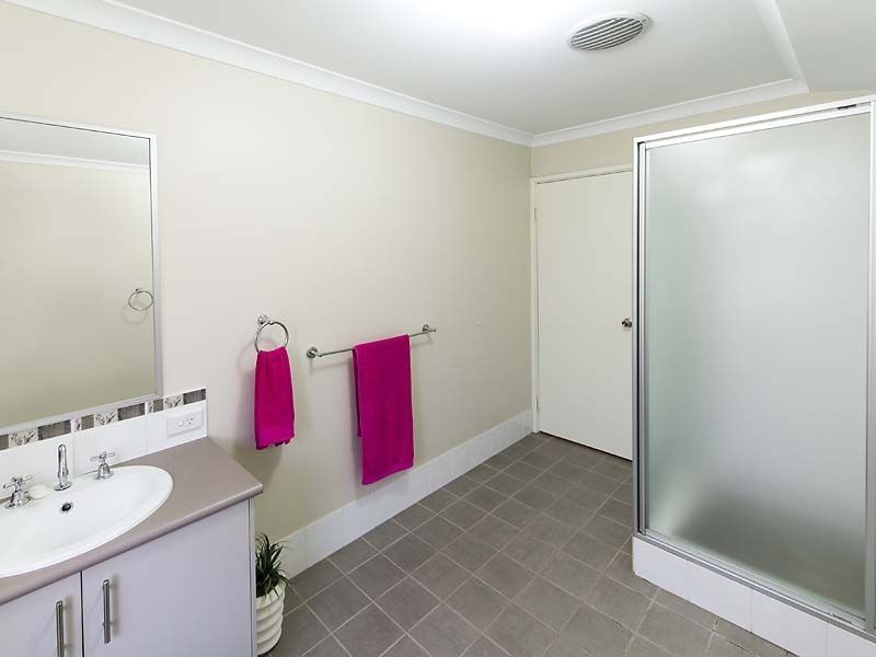 15 Jewel Gardens, Hammond Park WA 6164