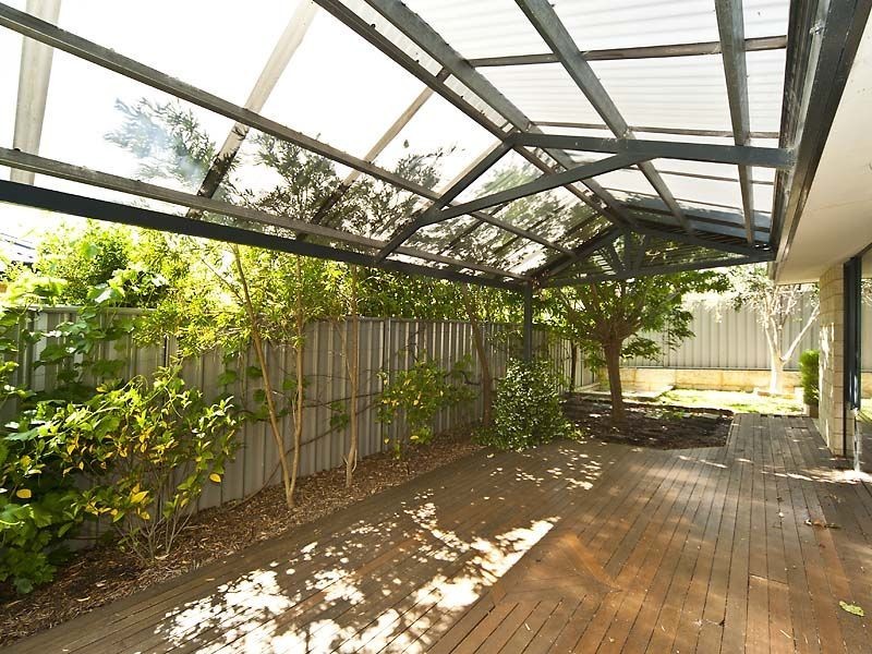 12 Weybridge Drive, Wellard WA 6170