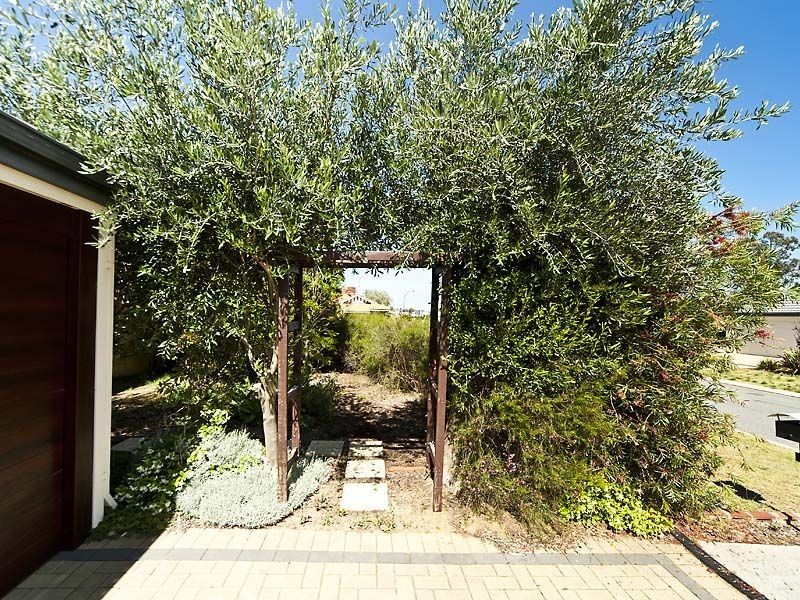 12 Weybridge Drive, Wellard WA 6170