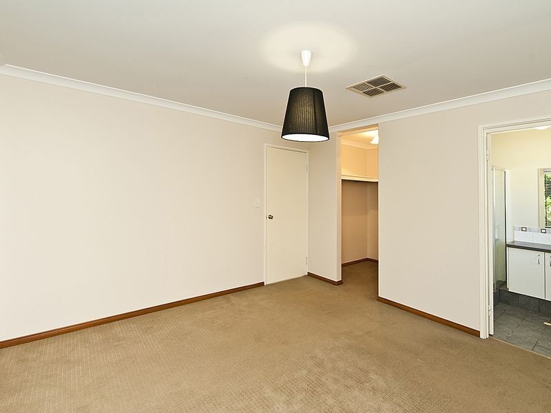 12 Weybridge Drive, Wellard WA 6170