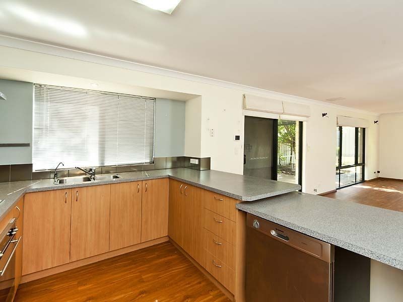 12 Weybridge Drive, Wellard WA 6170