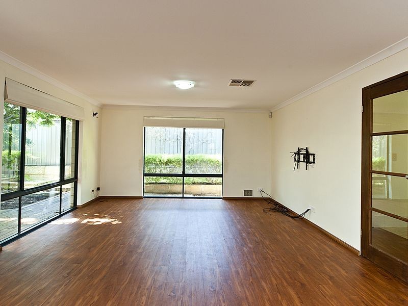 12 Weybridge Drive, Wellard WA 6170