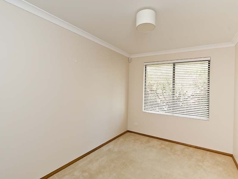 12 Weybridge Drive, Wellard WA 6170