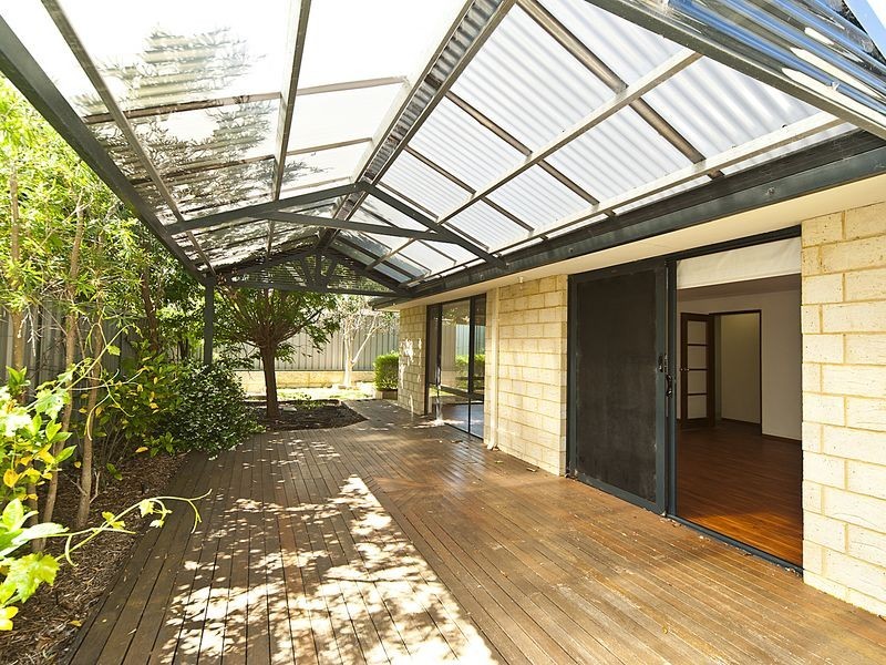 12 Weybridge Drive, Wellard WA 6170