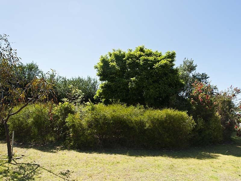 12 Weybridge Drive, Wellard WA 6170