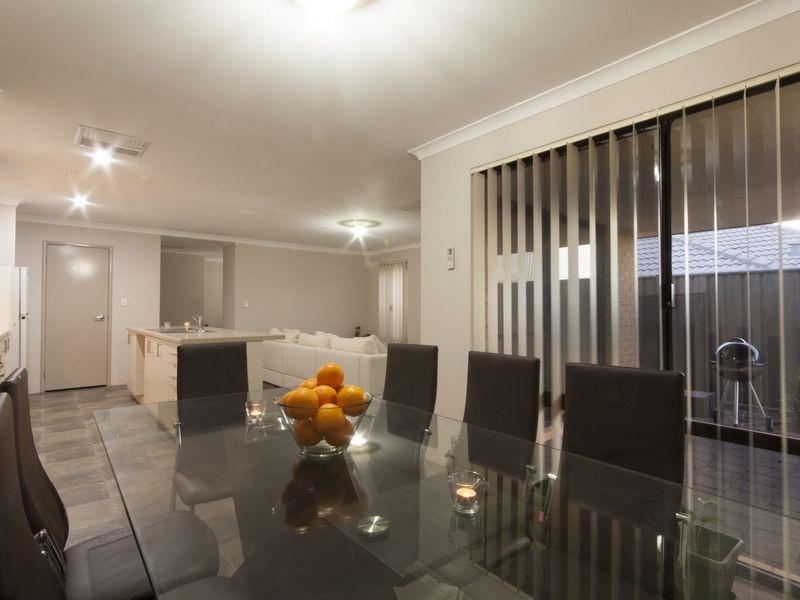 18 Shaftesbury Way, Wellard WA 6170