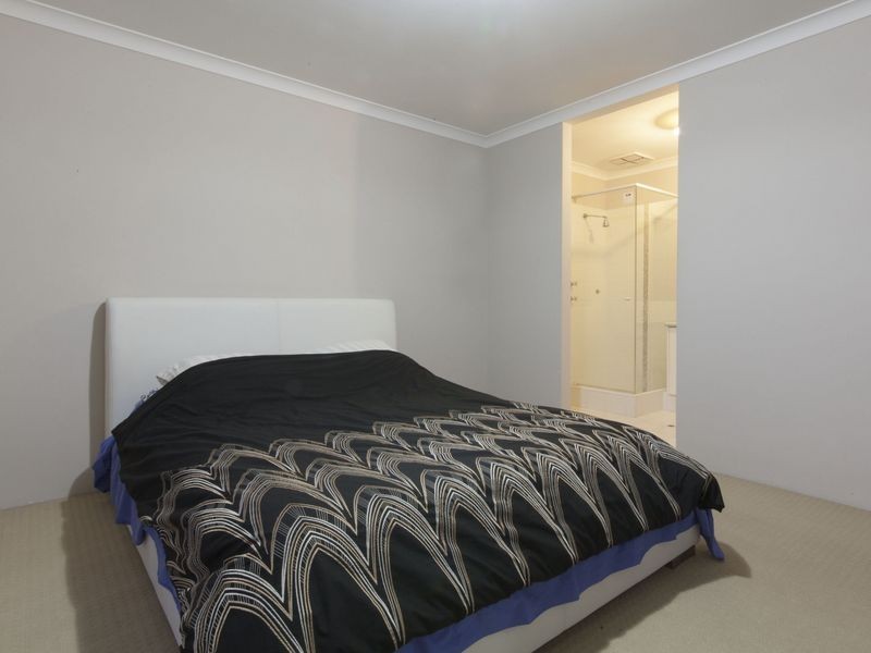 18 Shaftesbury Way, Wellard WA 6170