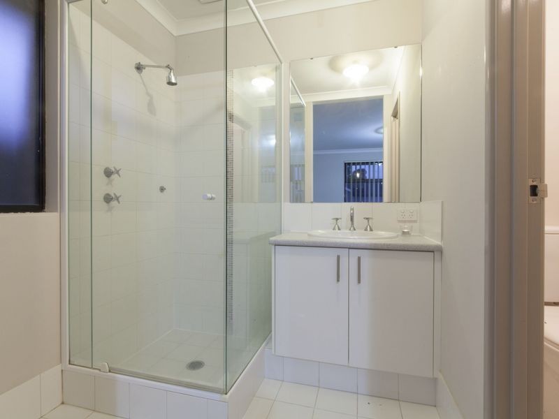 18 Shaftesbury Way, Wellard WA 6170