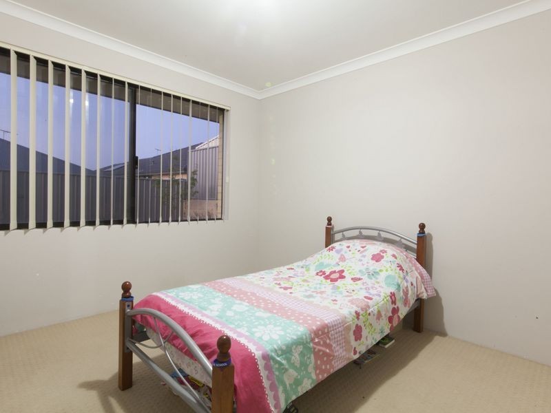 18 Shaftesbury Way, Wellard WA 6170