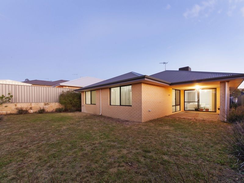 18 Shaftesbury Way, Wellard WA 6170