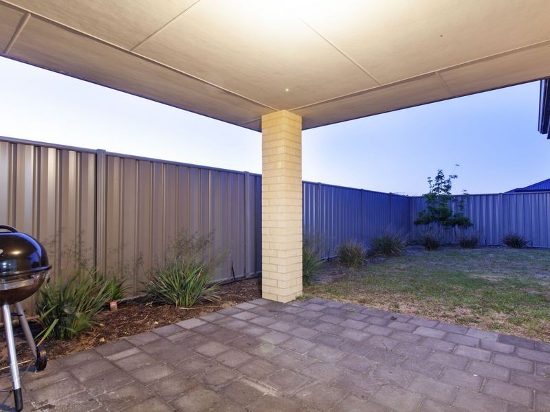 18 Shaftesbury Way, Wellard WA 6170