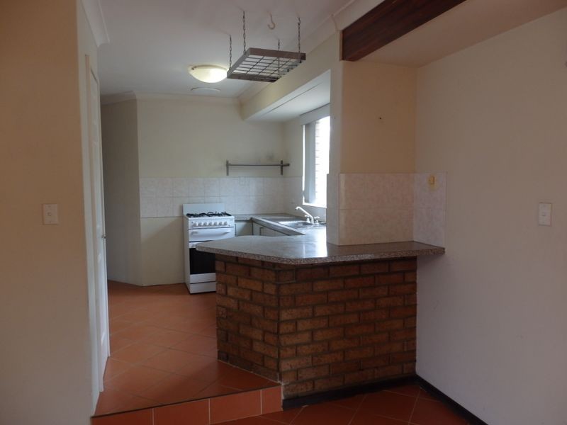 2 Fordred Place, Parmelia WA 6167