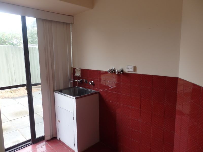 2 Fordred Place, Parmelia WA 6167