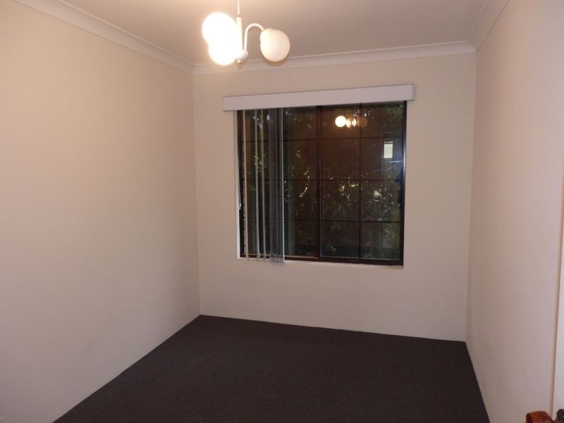 2 Fordred Place, Parmelia WA 6167
