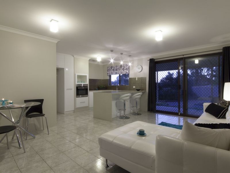 9 Robbins Retreat, Leda WA 6170