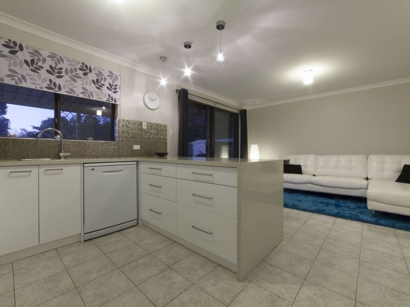 9 Robbins Retreat, Leda WA 6170