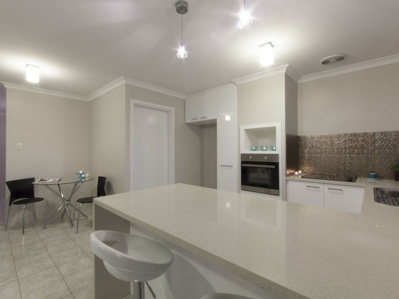 9 Robbins Retreat, Leda WA 6170