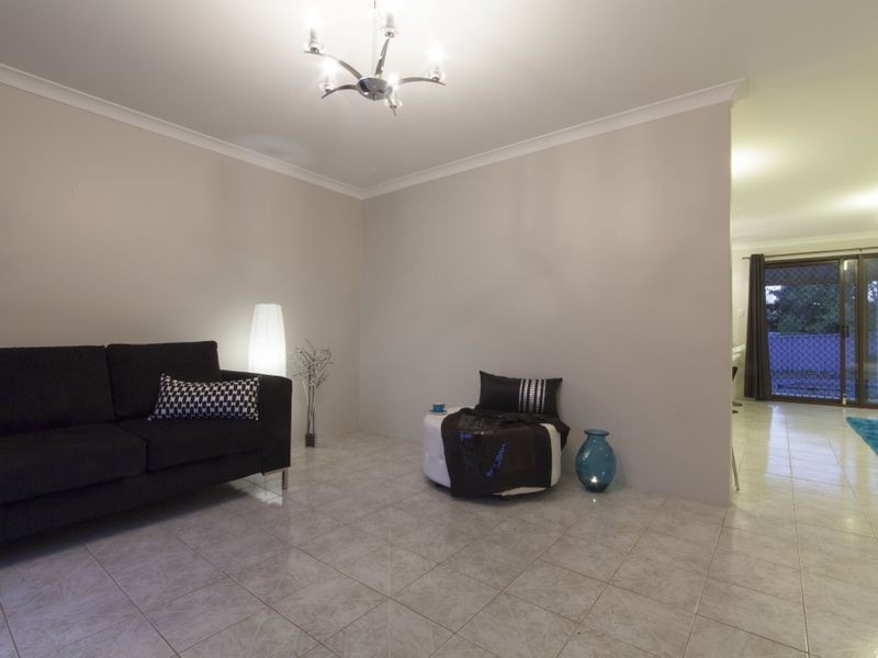 9 Robbins Retreat, Leda WA 6170