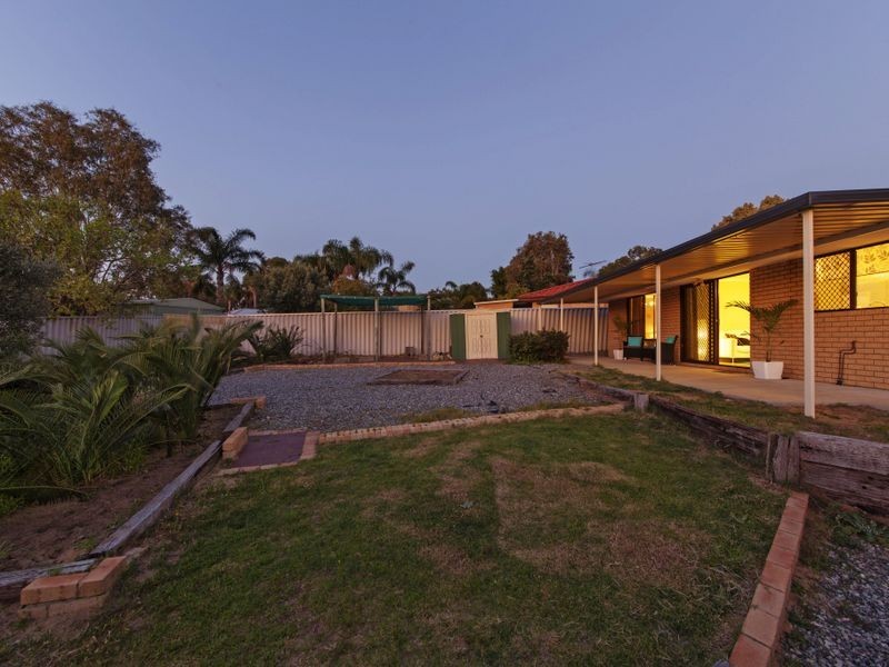 9 Robbins Retreat, Leda WA 6170