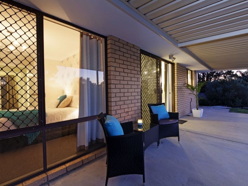 9 Robbins Retreat, Leda WA 6170