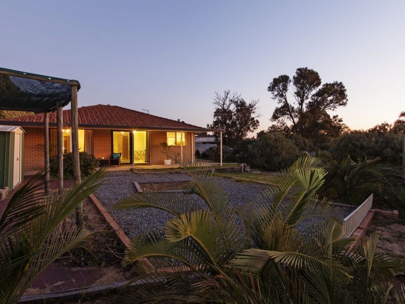 9 Robbins Retreat, Leda WA 6170