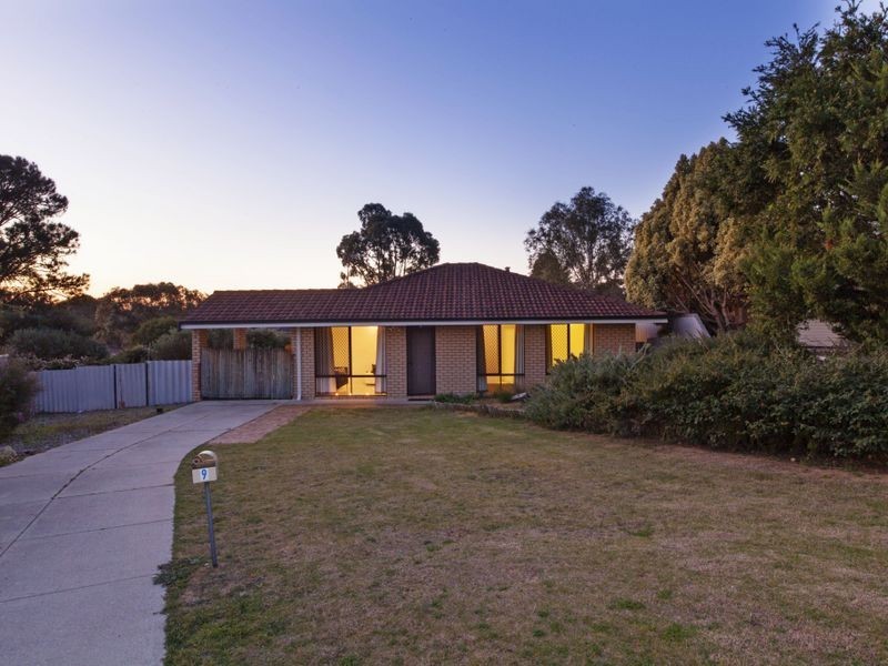 9 Robbins Retreat, Leda WA 6170