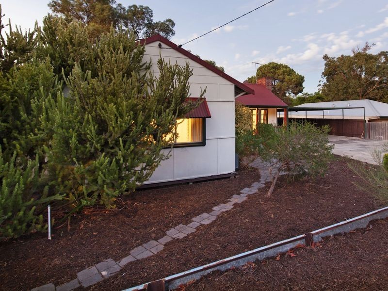 20 Grover Way, Medina WA 6167